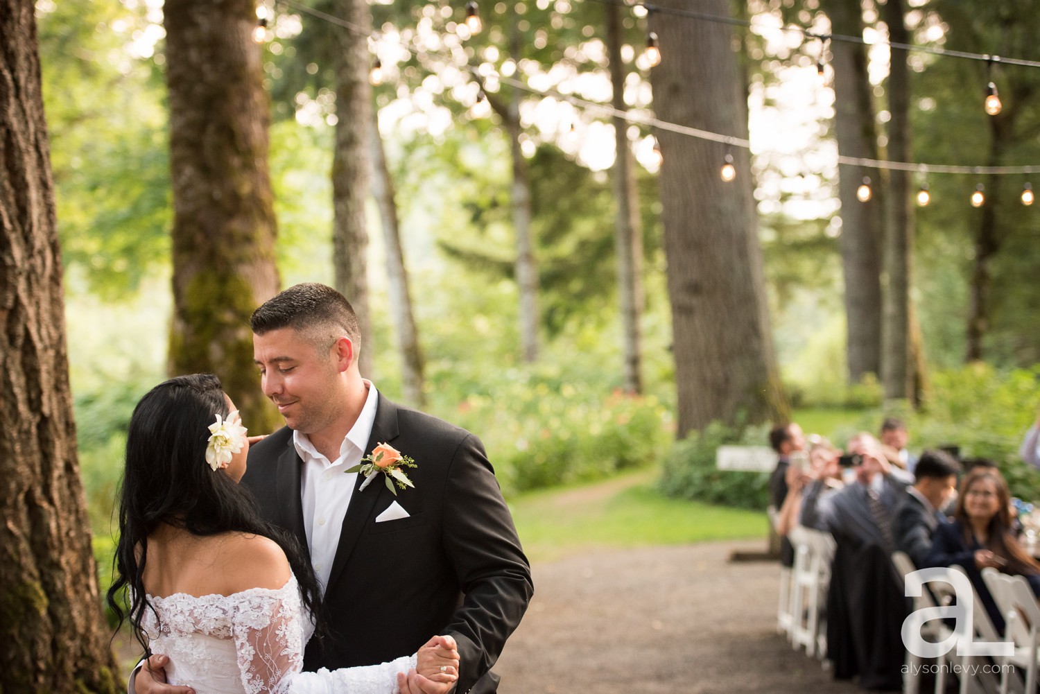 Portland-Wedding-Photography-Bridal-Veil-Lakes_0074.jpg