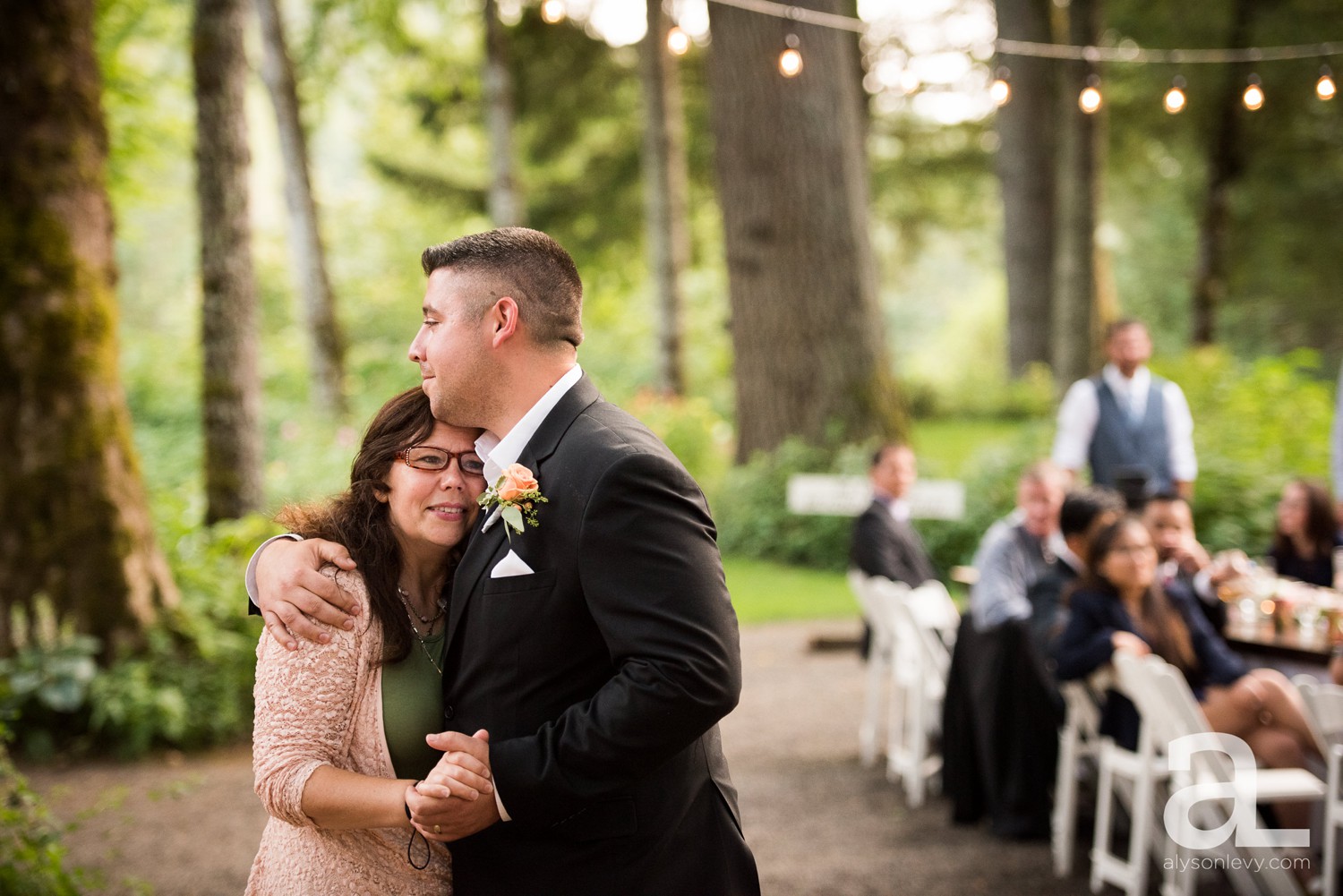 Portland-Wedding-Photography-Bridal-Veil-Lakes_0085.jpg