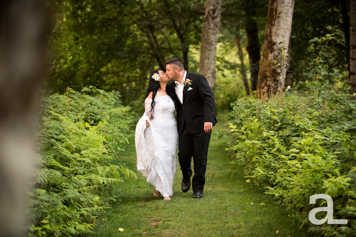 Portland-Wedding-Photography-Bridal-Veil-Lakes_0091.jpg