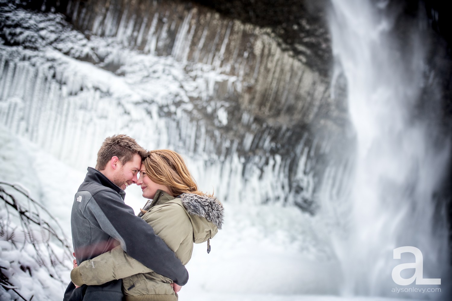 Portland-Winter-Engagement-Photography_0002.jpg