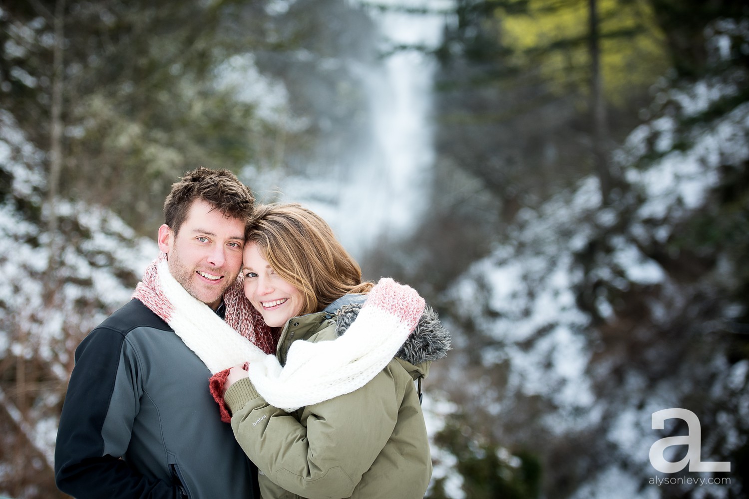Portland-Winter-Engagement-Photography_0008.jpg