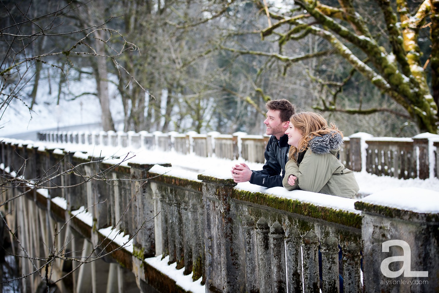 Portland-Winter-Engagement-Photography_0010.jpg