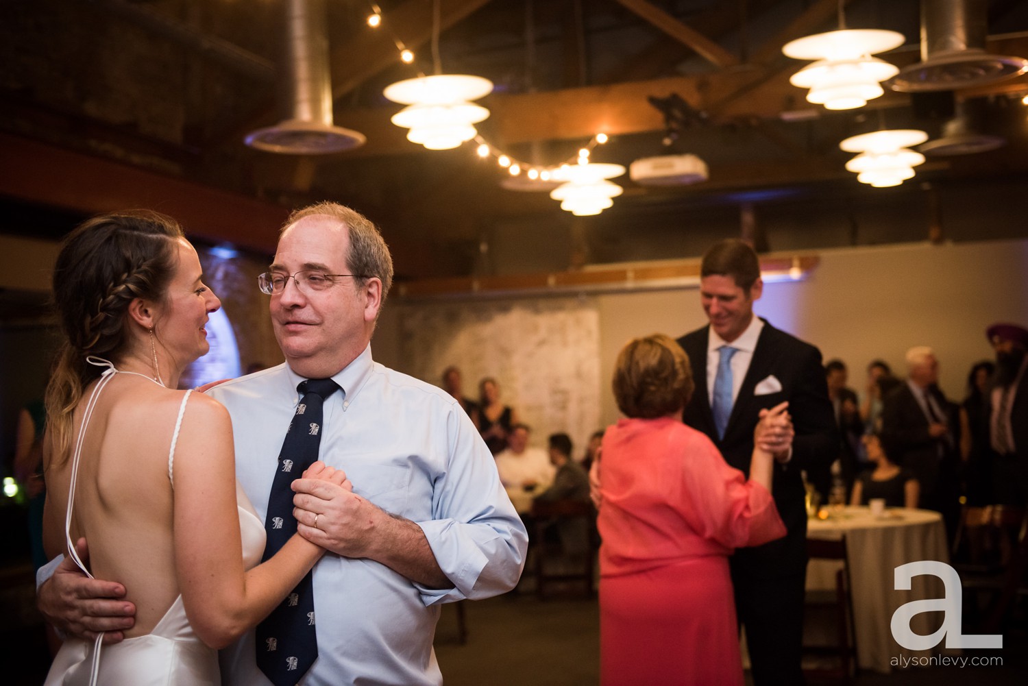 Portland-Wedding-Photography-EcoTrust-Rooftop_0083.jpg