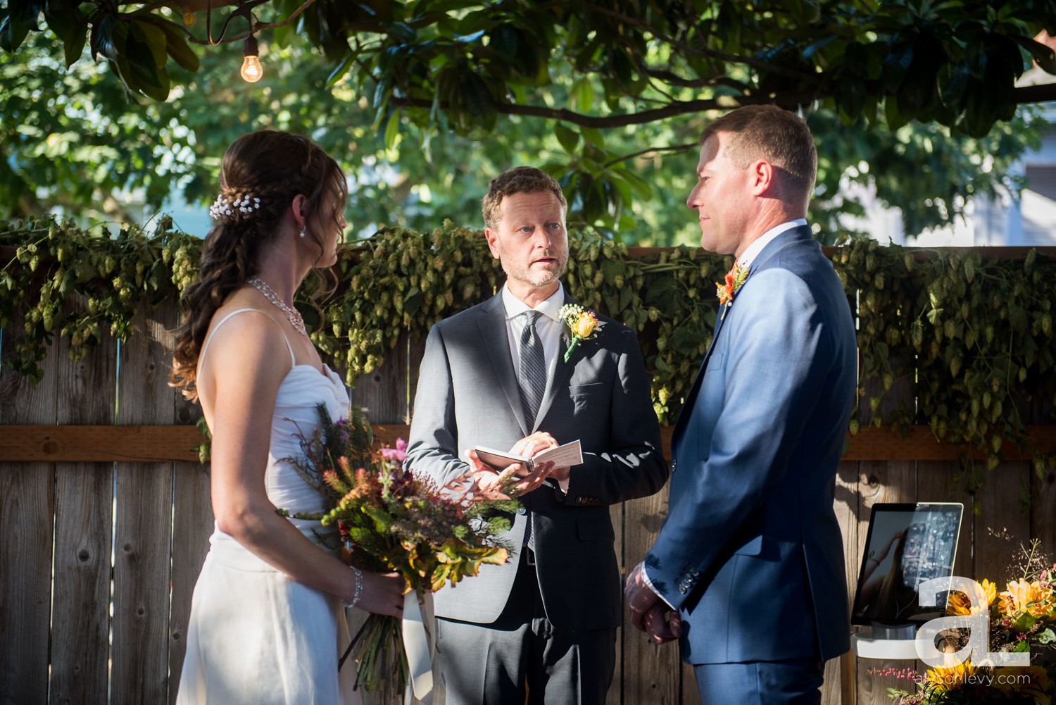 Portland-Backyard-Wedding-Photography_0016.jpg