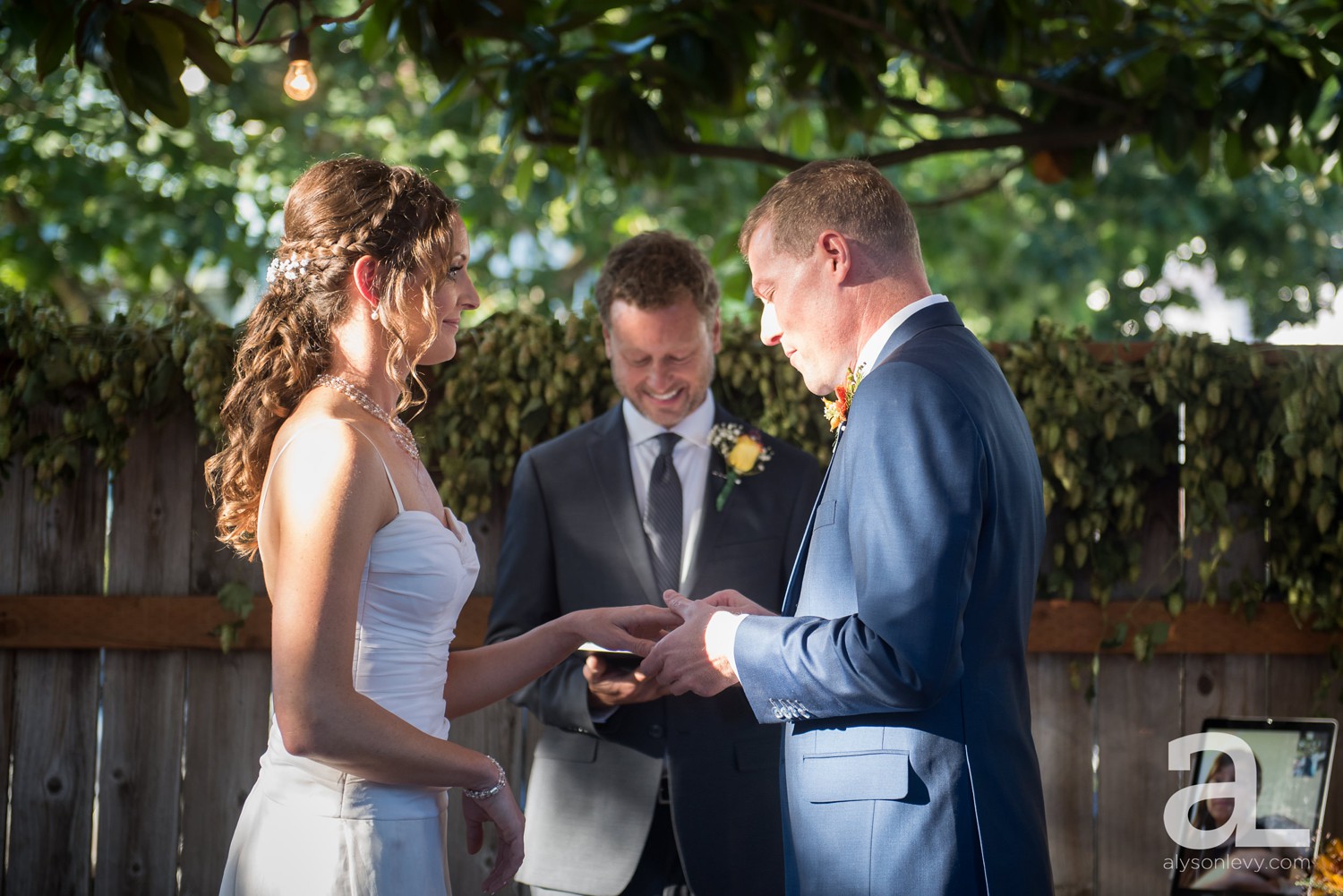 Portland-Backyard-Wedding-Photography_0021.jpg