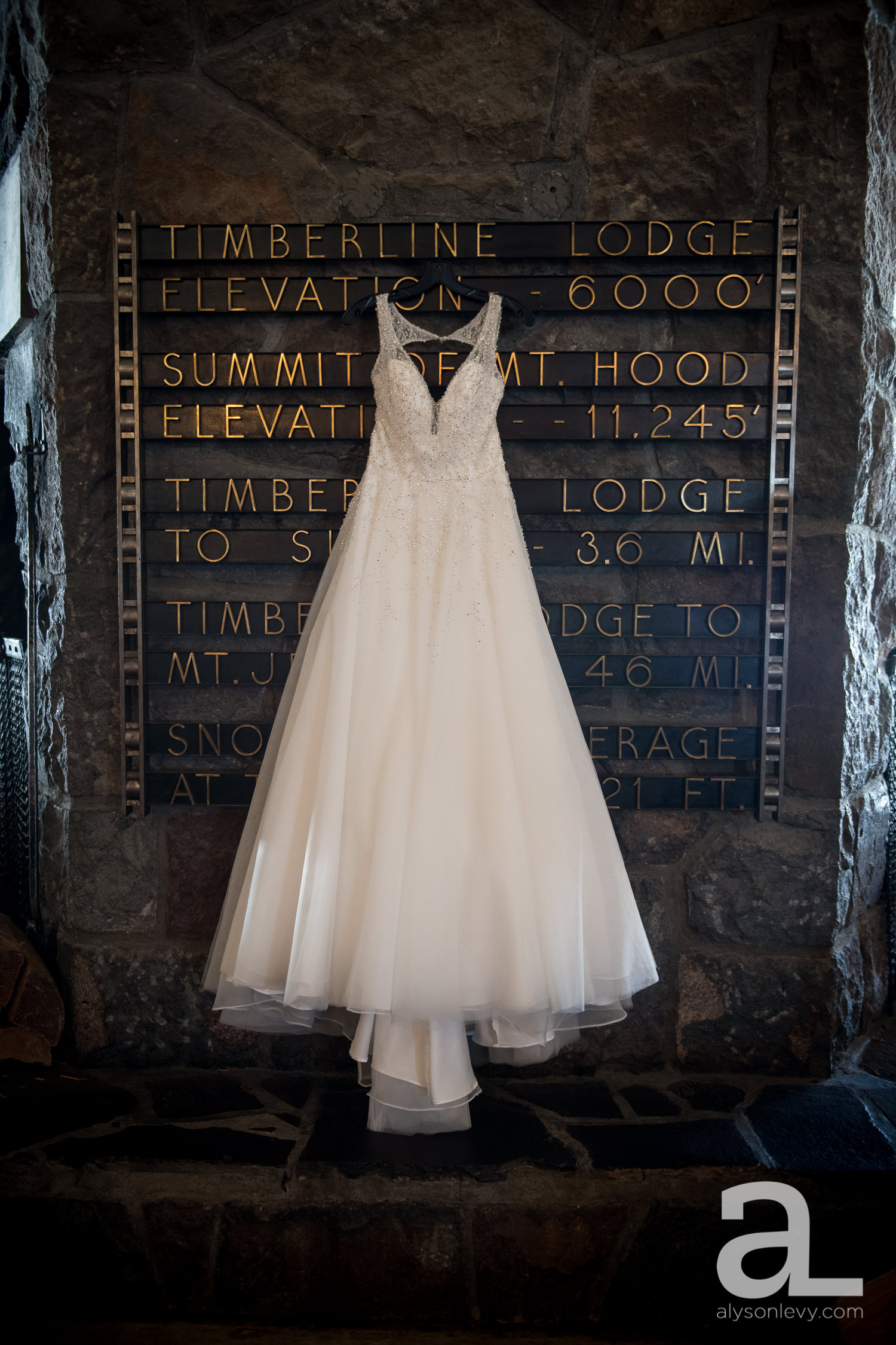 Silcox-Hut-Wedding-001.jpg