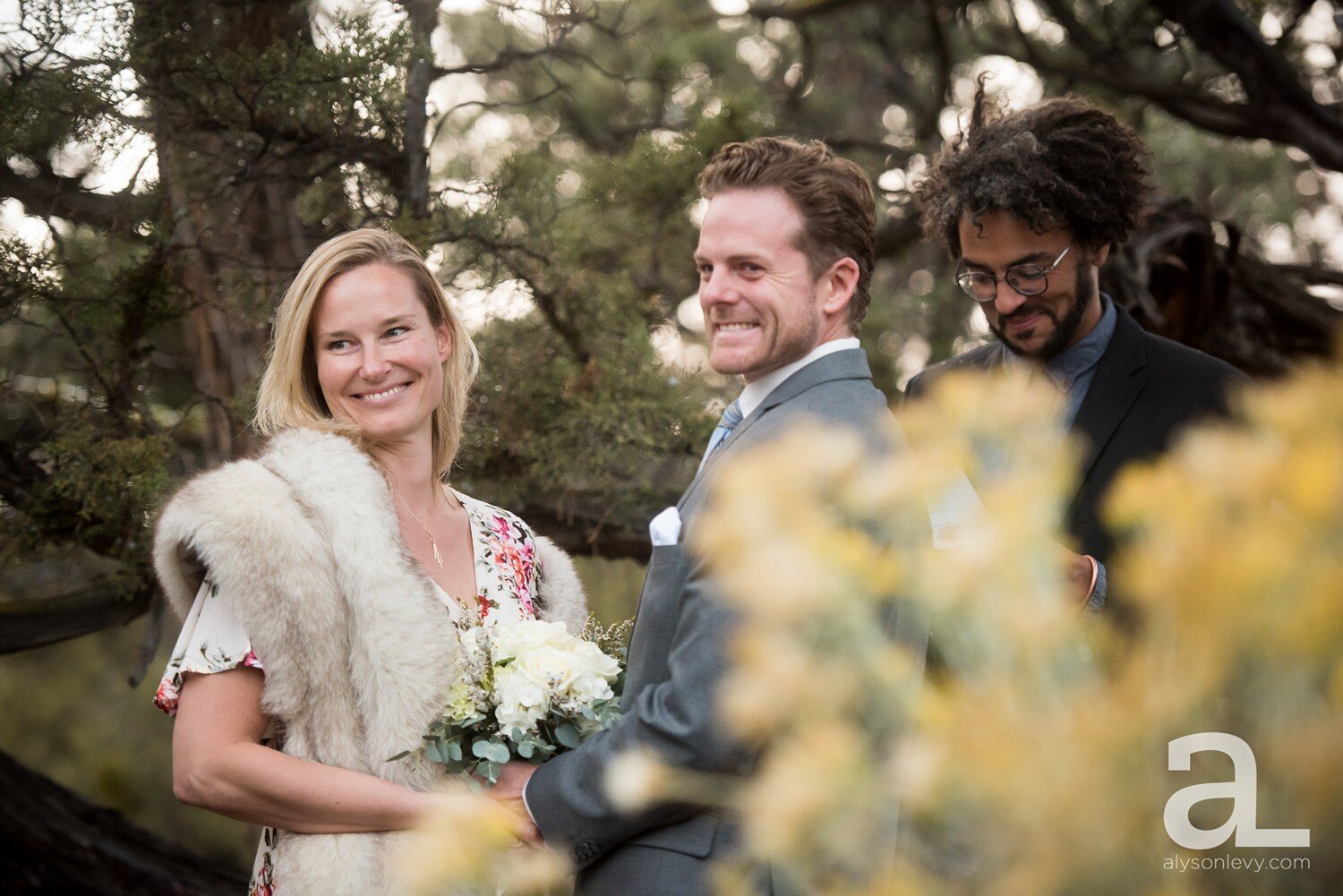 Bend-Elopement-Intimate-Wedding-Photography_0022.jpg