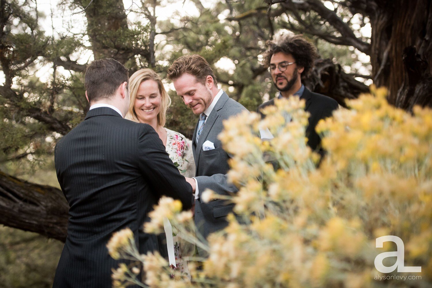 Bend-Elopement-Intimate-Wedding-Photography_0023.jpg