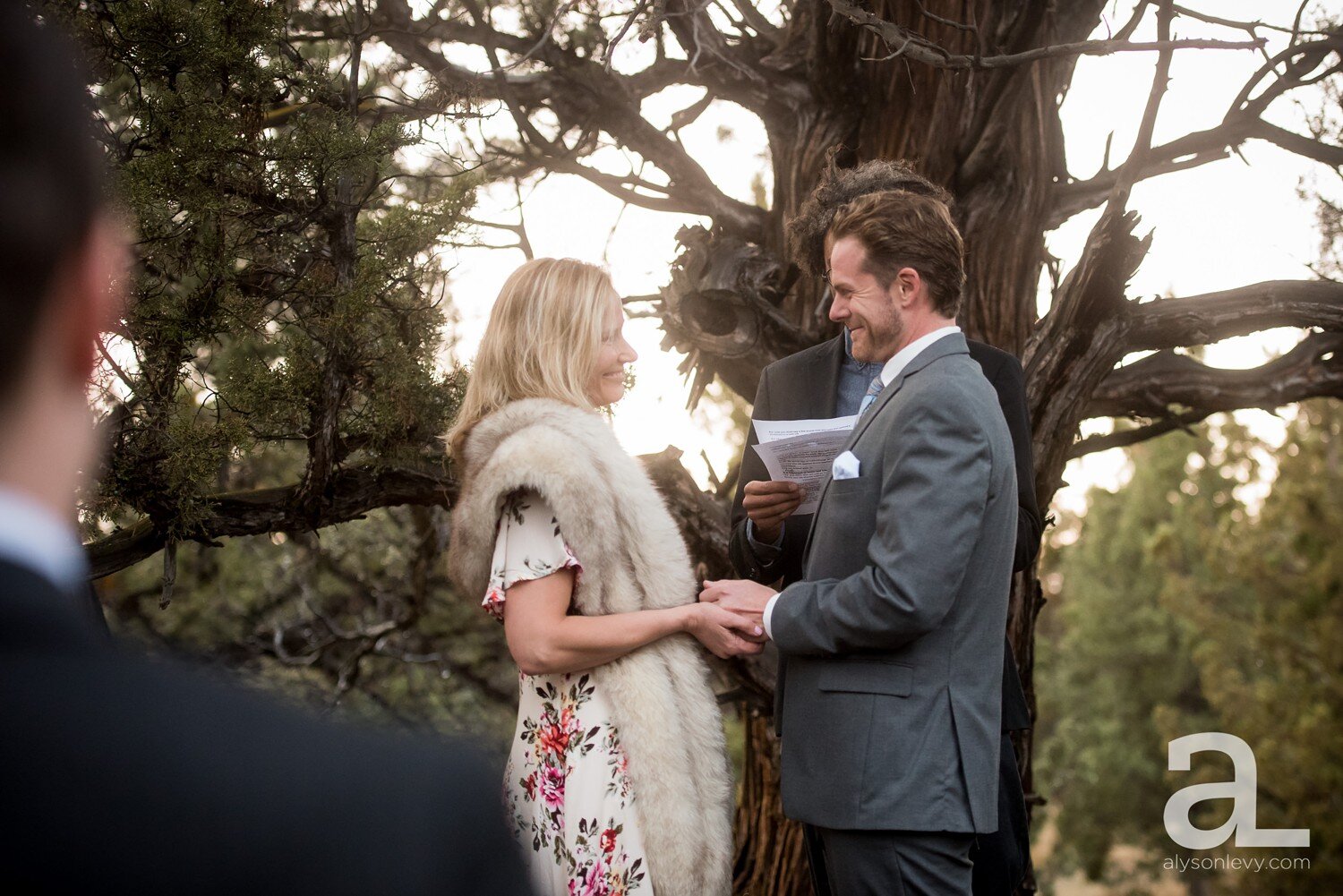 Bend-Elopement-Intimate-Wedding-Photography_0027.jpg