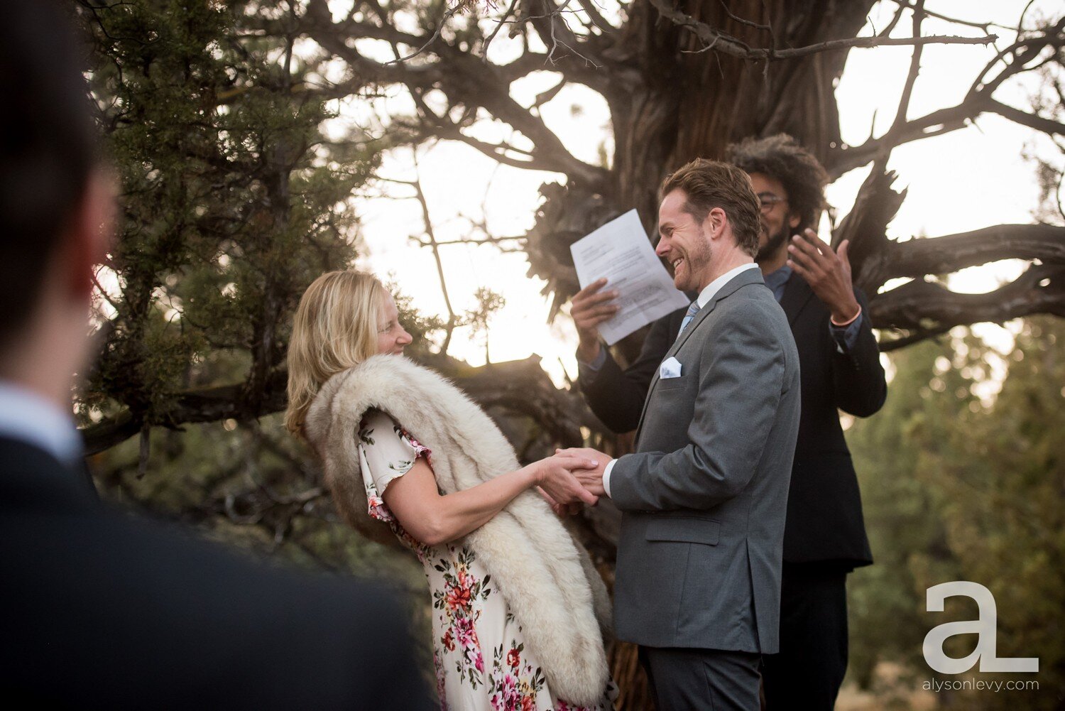 Bend-Elopement-Intimate-Wedding-Photography_0029.jpg