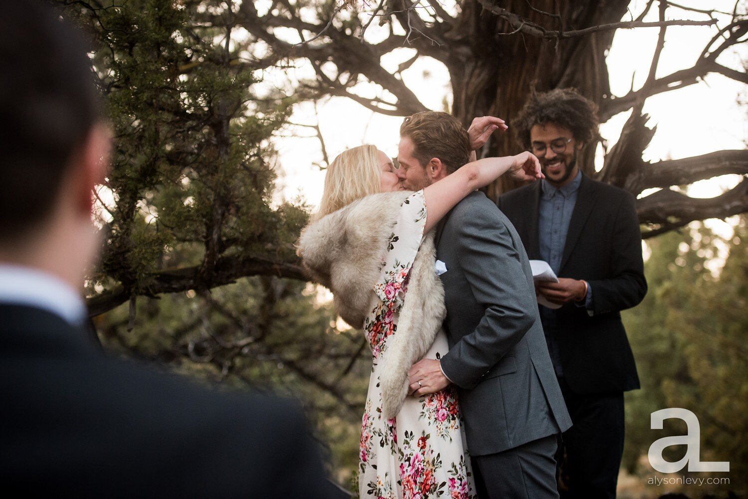 Bend-Elopement-Intimate-Wedding-Photography_0030.jpg