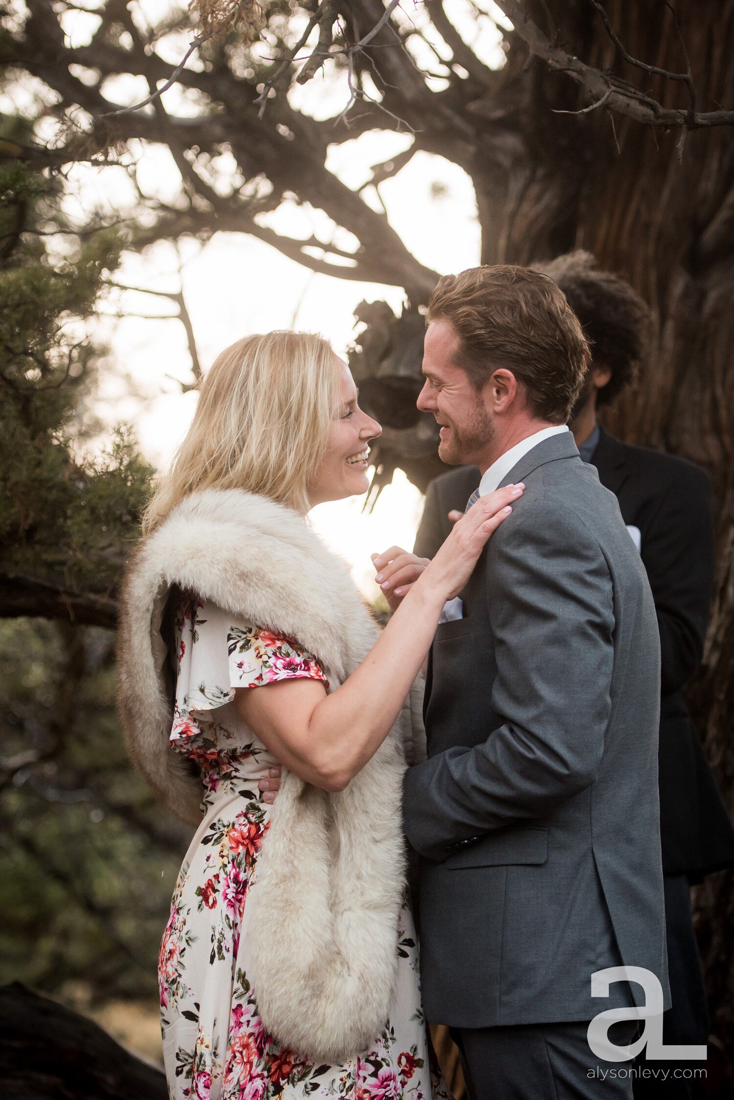 Bend-Elopement-Intimate-Wedding-Photography_0031.jpg