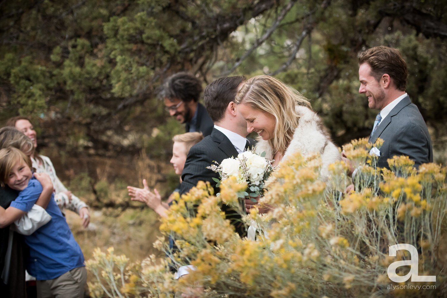 Bend-Elopement-Intimate-Wedding-Photography_0037.jpg
