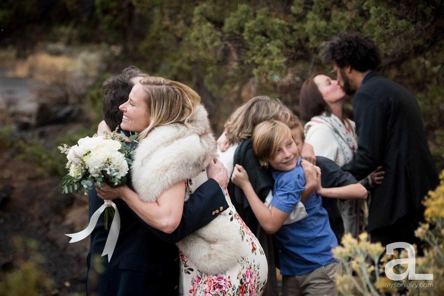 Bend-Elopement-Intimate-Wedding-Photography_0038.jpg