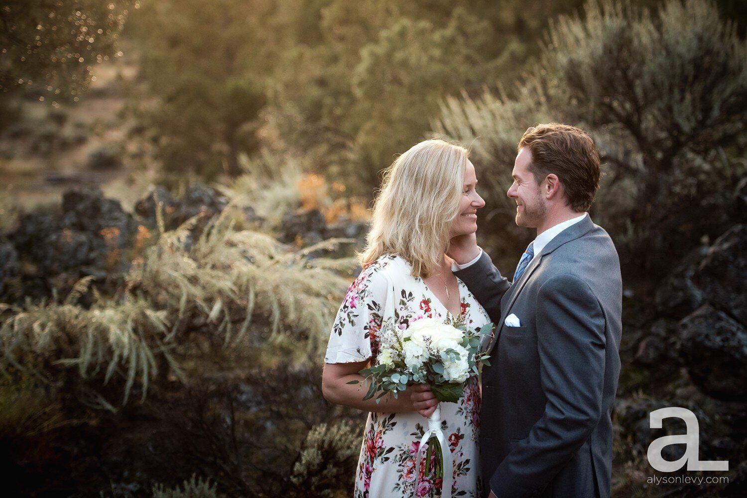 Bend-Elopement-Intimate-Wedding-Photography_0051.jpg