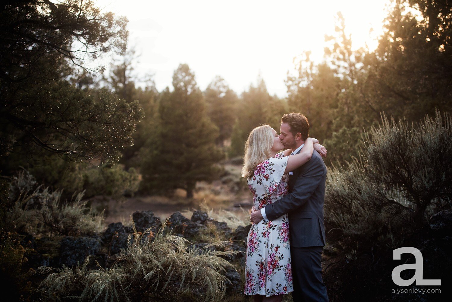 Bend-Elopement-Intimate-Wedding-Photography_0054.jpg