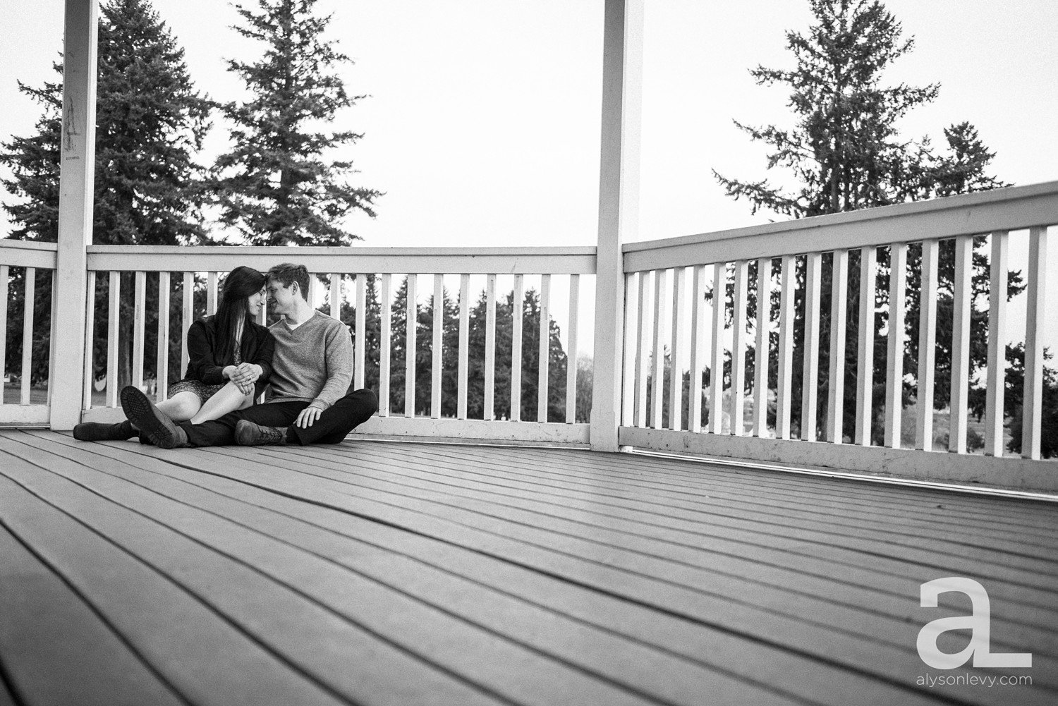 Ft-Vancouver-Spring-Engagement-Photography_0006.jpg