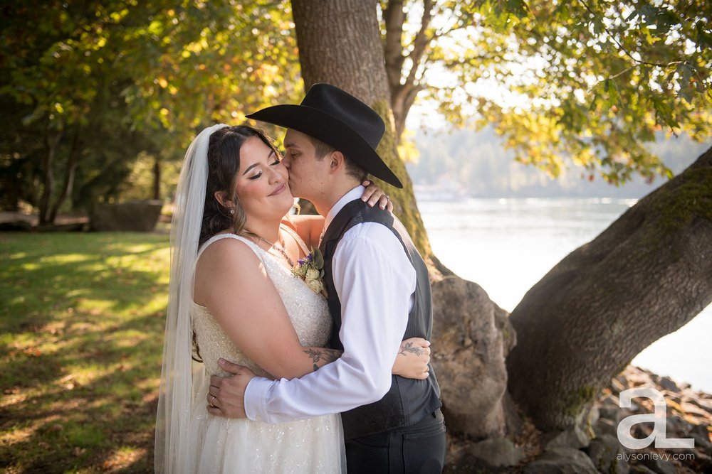 Thunder-Island-Cascade-Locks-Wedding-Photography_0082.jpg