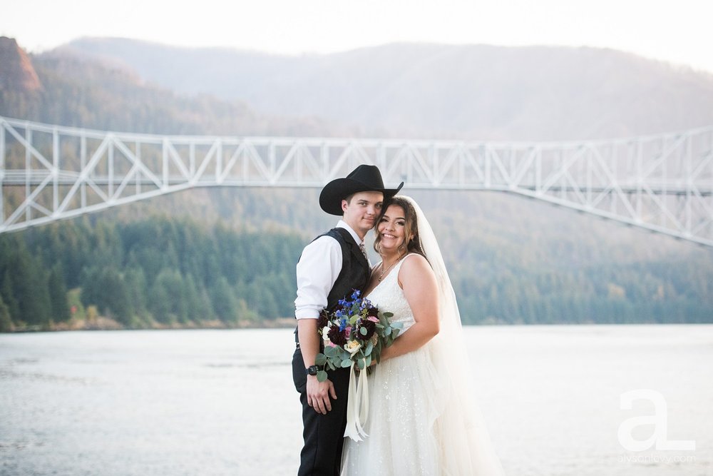 Thunder-Island-Cascade-Locks-Wedding-Photography_0140.jpg