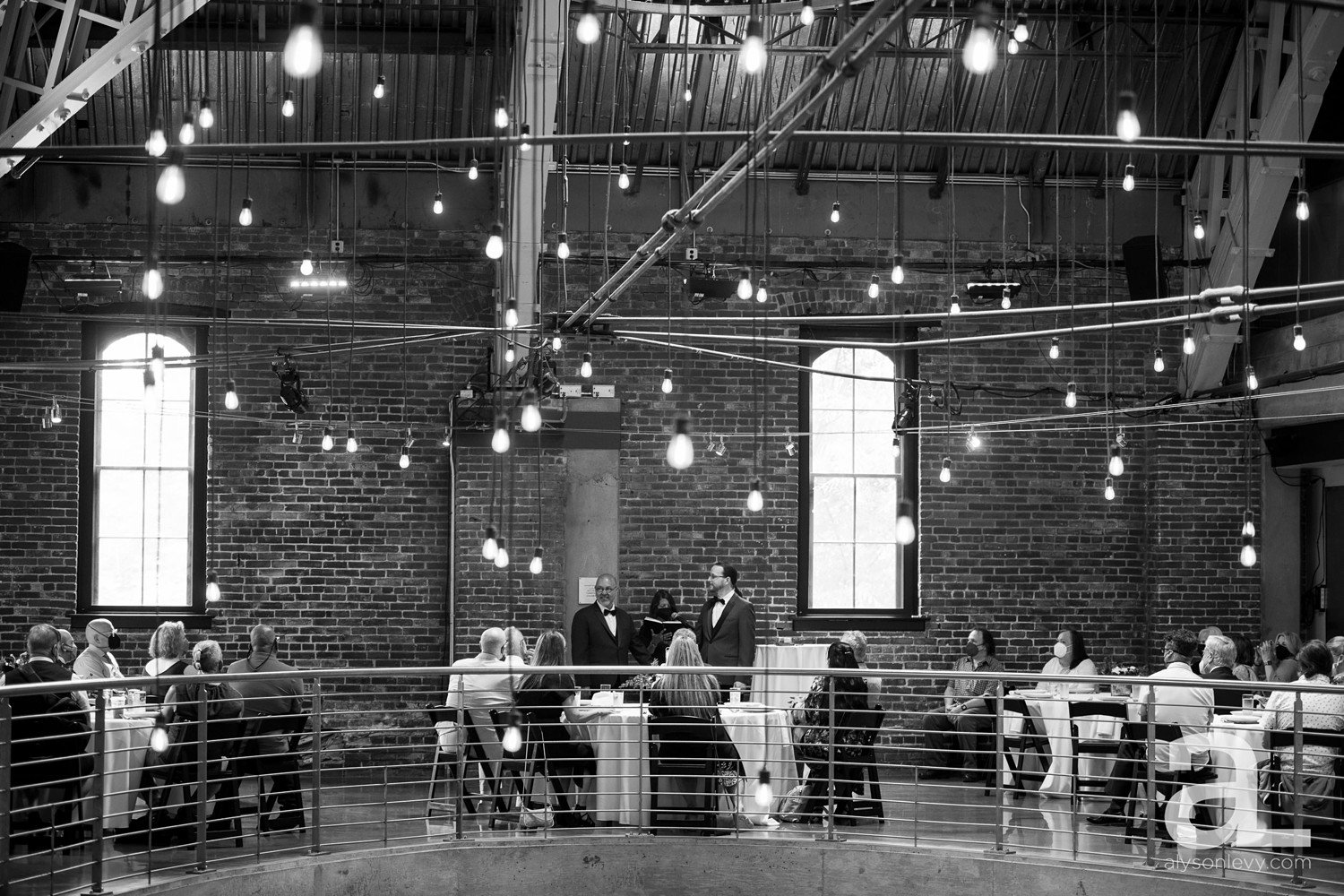 Portland-Armory-Wedding-Photography_0015.jpg