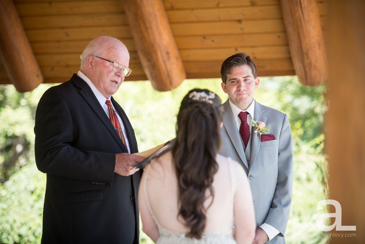 Log-House-Garden-At-Willow-Lake-Wedding-Photography_0033.jpg