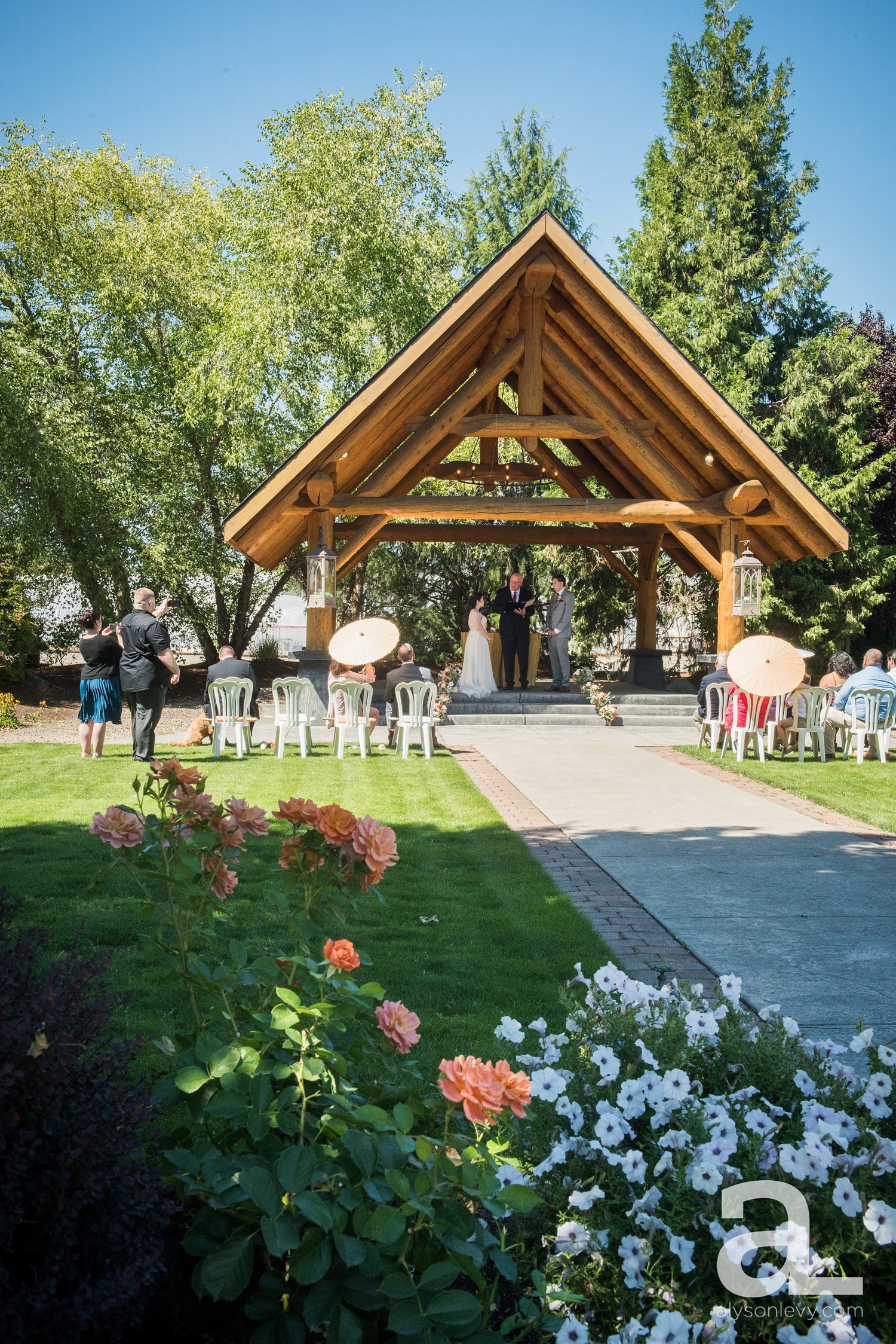 Log-House-Garden-At-Willow-Lake-Wedding-Photography_0035.jpg