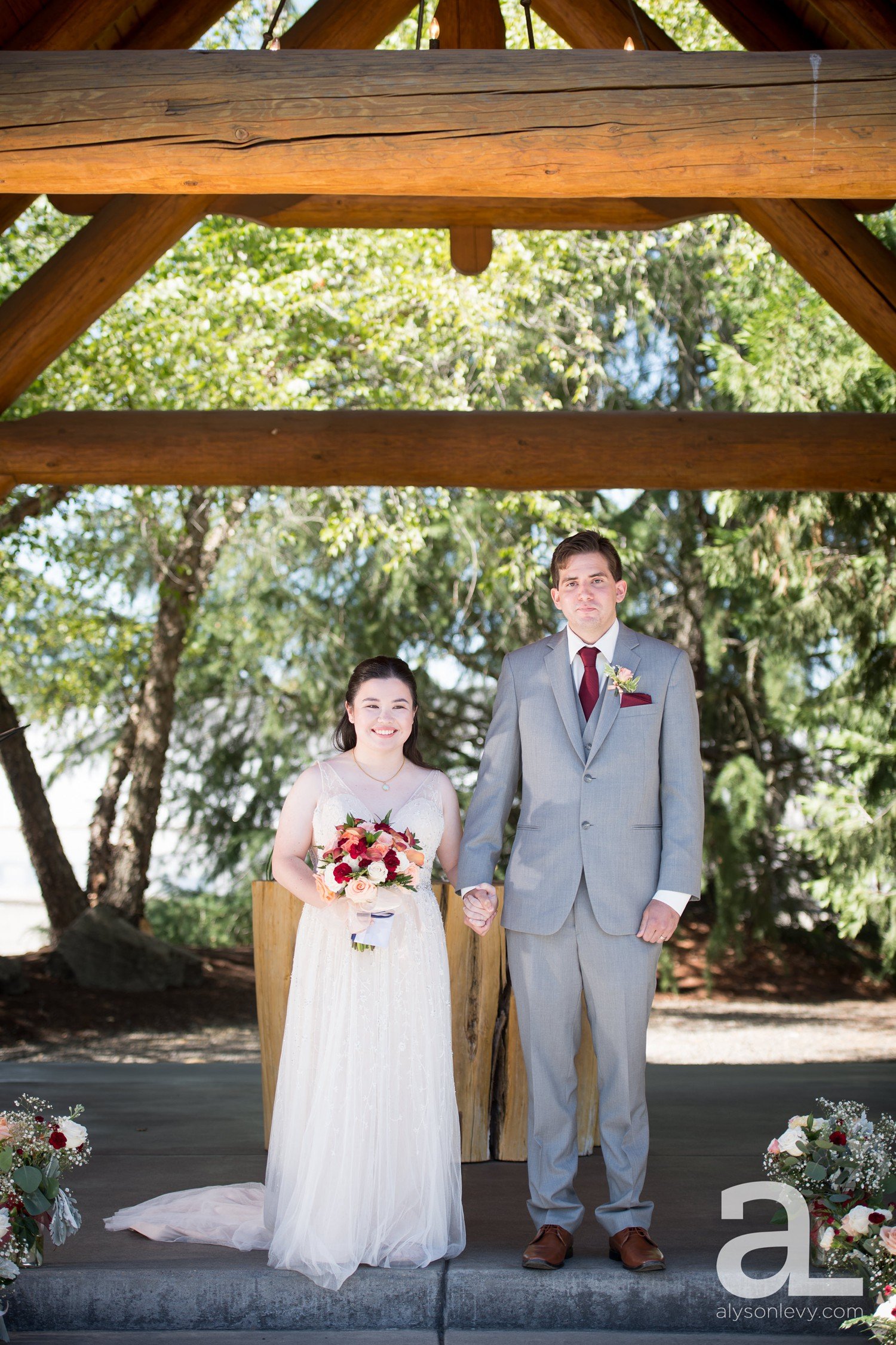 Log-House-Garden-At-Willow-Lake-Wedding-Photography_0041.jpg