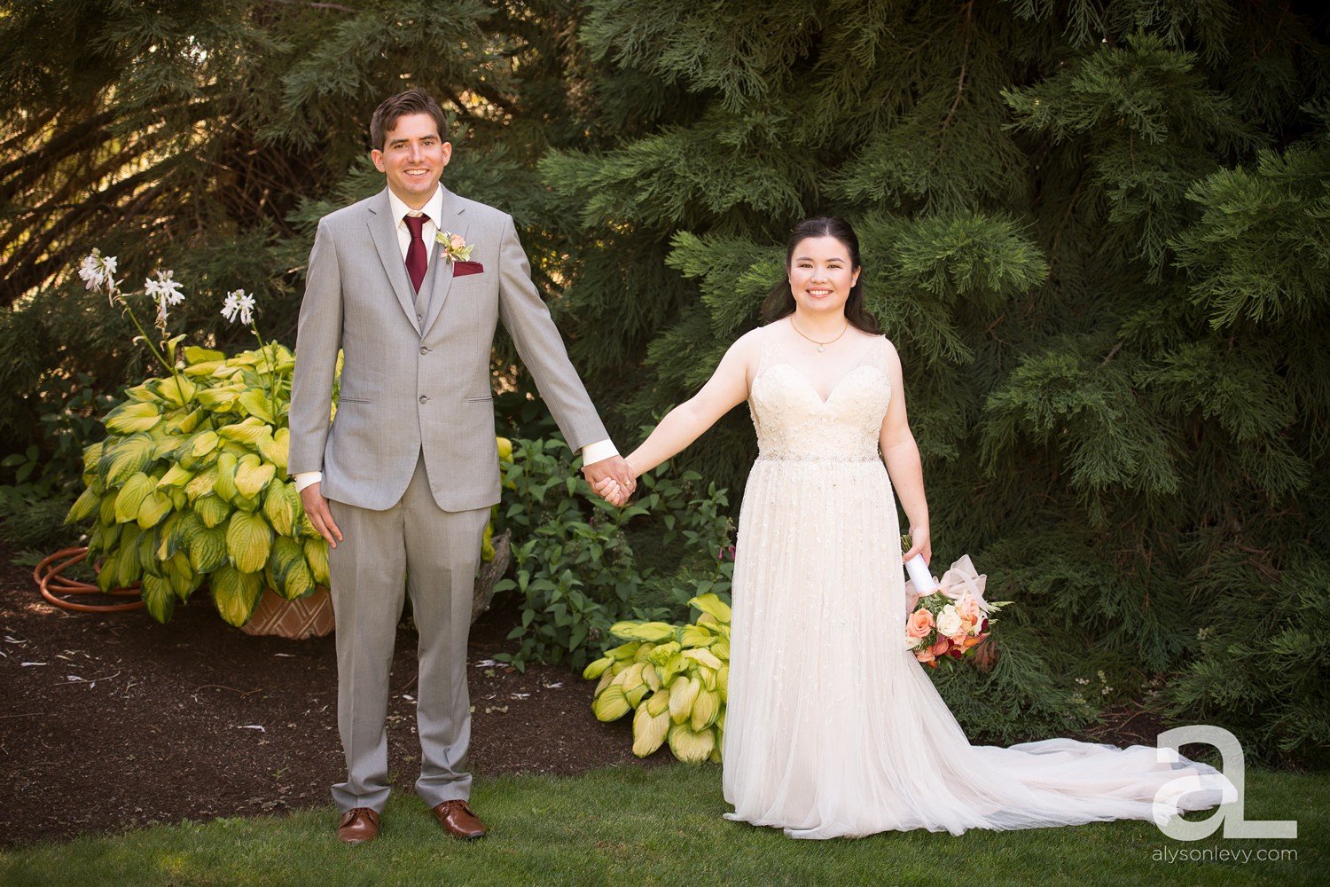 Log-House-Garden-At-Willow-Lake-Wedding-Photography_0051.jpg