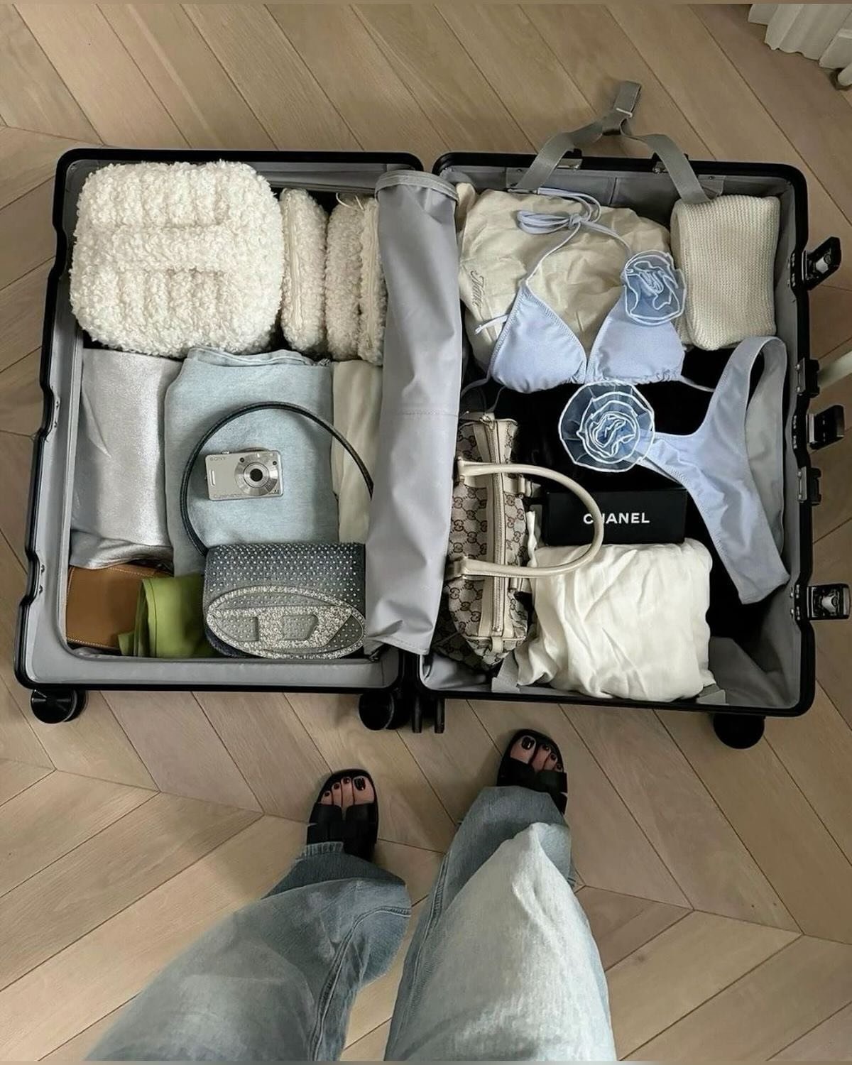 POV - you&rsquo;re going on vacay. Which one you packing ?