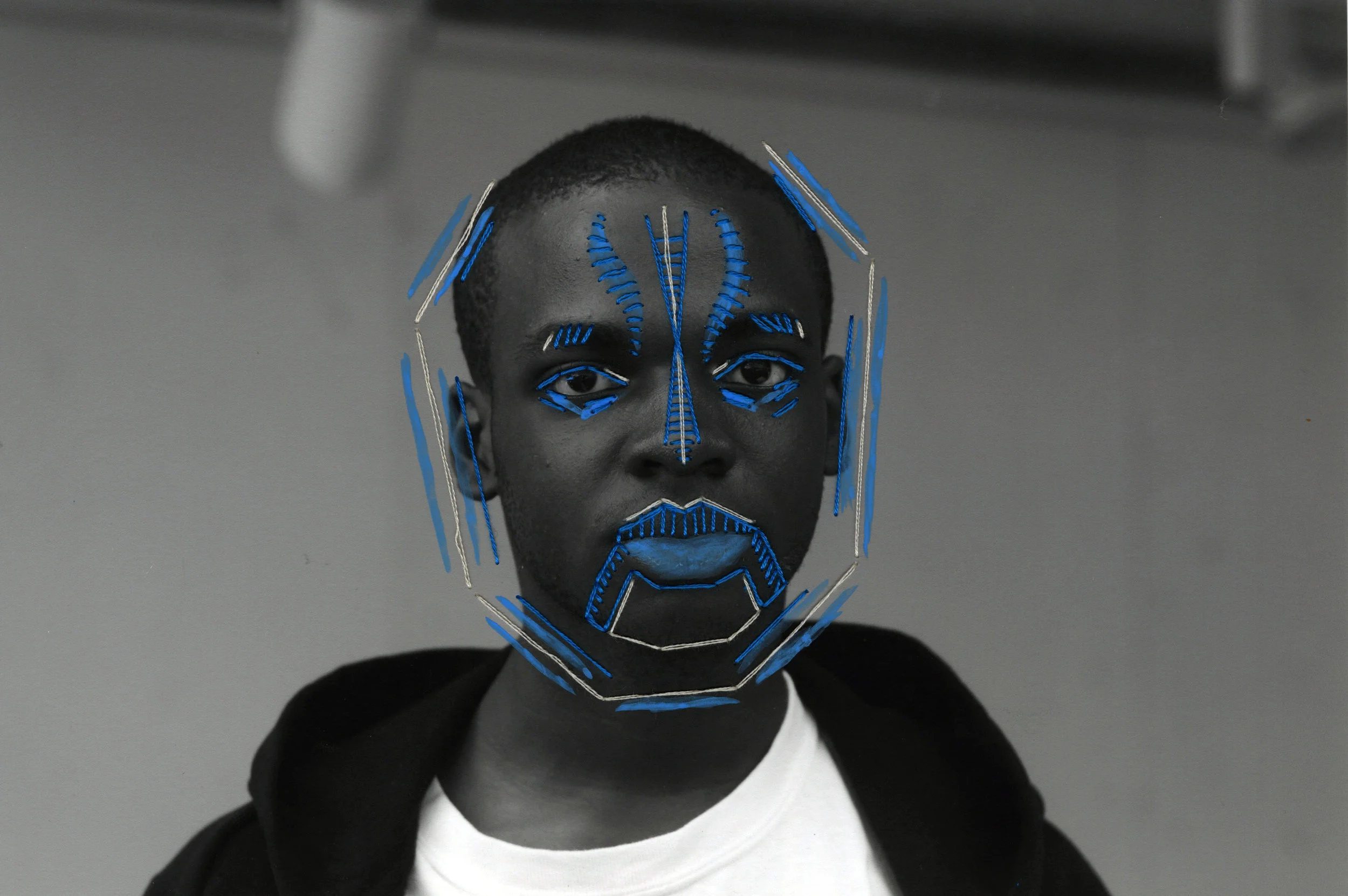 Mo