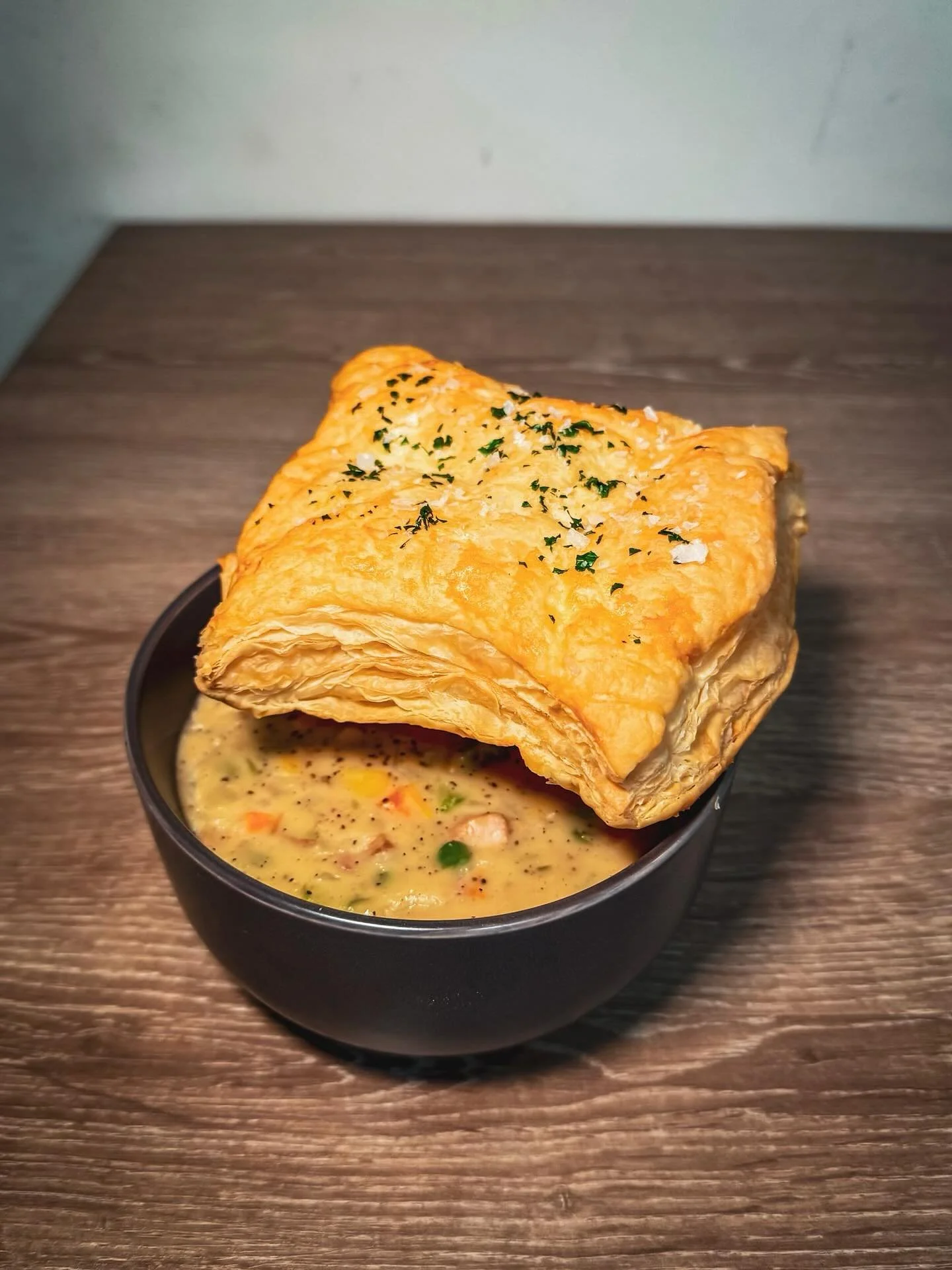 It is first annual Restaurant Week for La Canada Flintridge, to showcase the food of our community! 🤩
Check out:  discoverlcf.com and you can also enter to win a Gift Card from one of the restaurants! @honeybirdla @alohakidsla 

For Honeybird, we wi