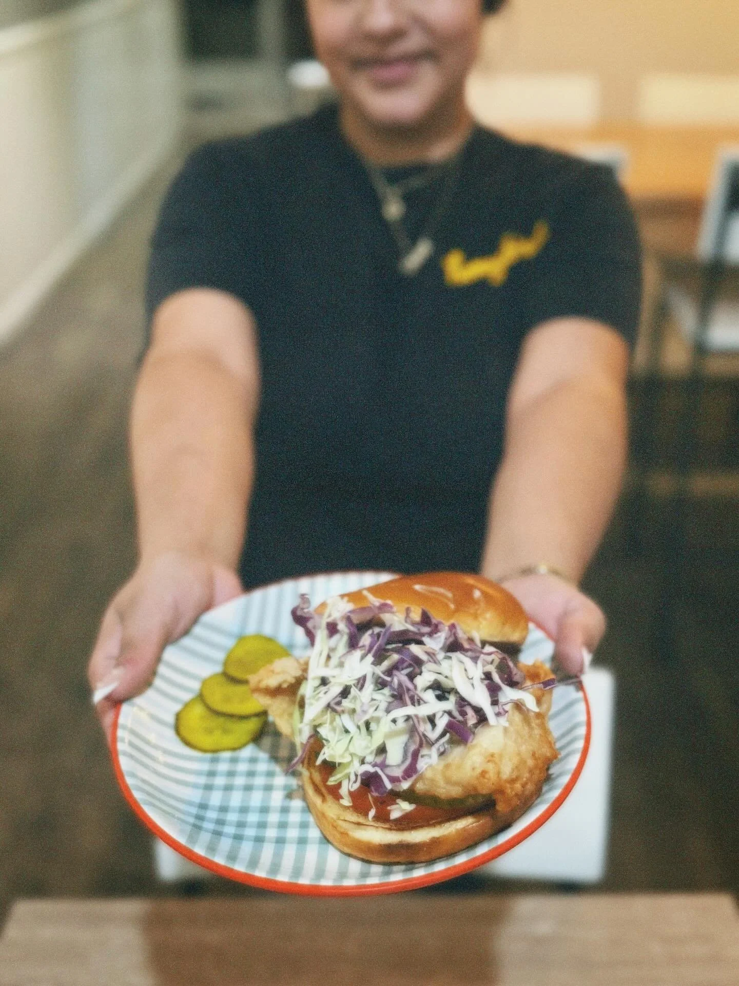 Fresh out the kitchen and made with love 🍗💛 Come grab a Phil Lee O Fish or your Honeybird favorite! #honeybird #goodeats #lafoodies #lagoodeats #comfortfood #losangeleseats #lacanadaflintridge #losangelesfood