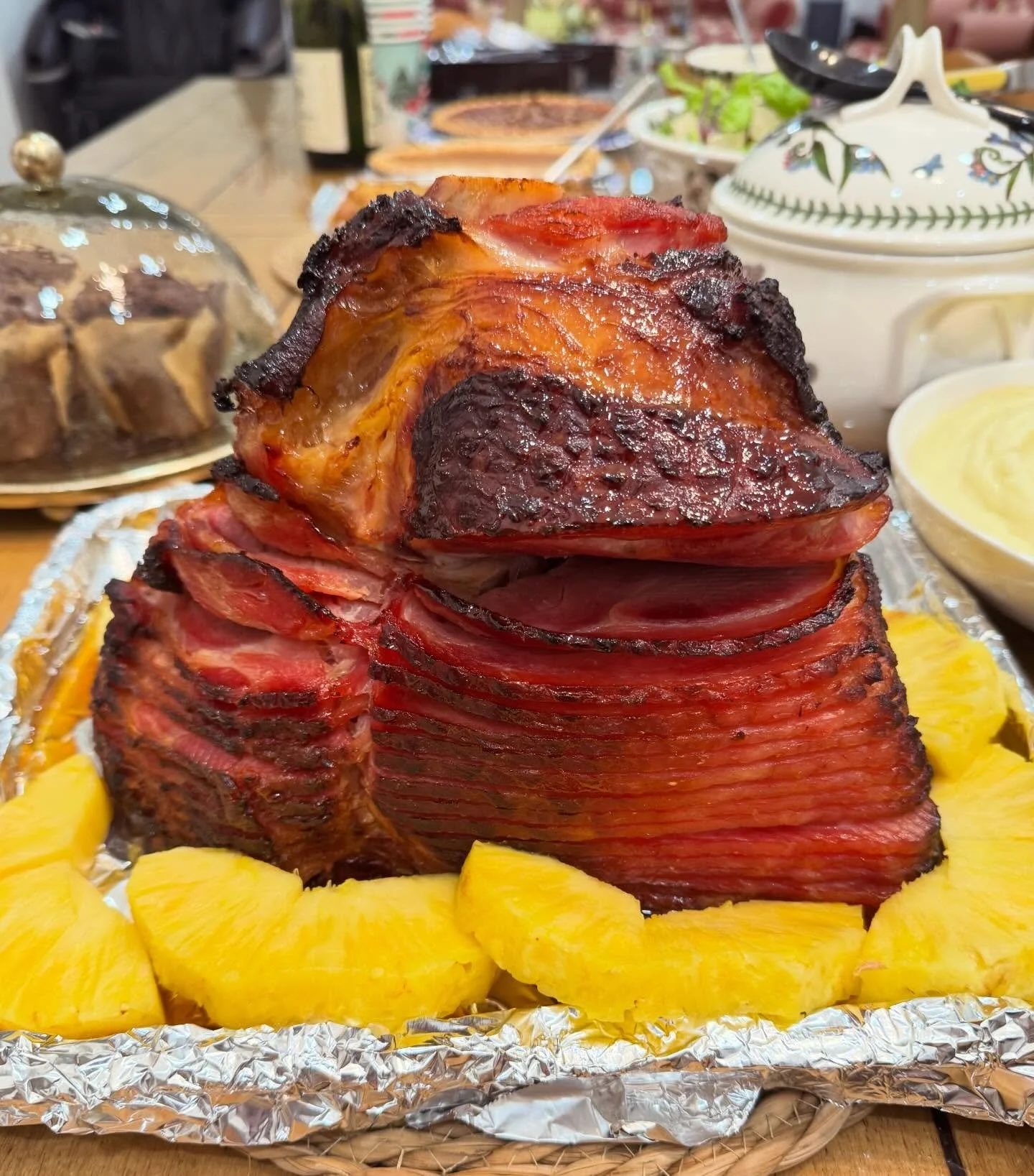 Are you ready for Christmas? Amidst all the holiday gift shopping, make planning your Christmas feast easier by ordering from Honeybird! Click the link in bio to check out our menu! Our Roasted Ham with Pineapple Rum Glaze will not disappoint.  #hone