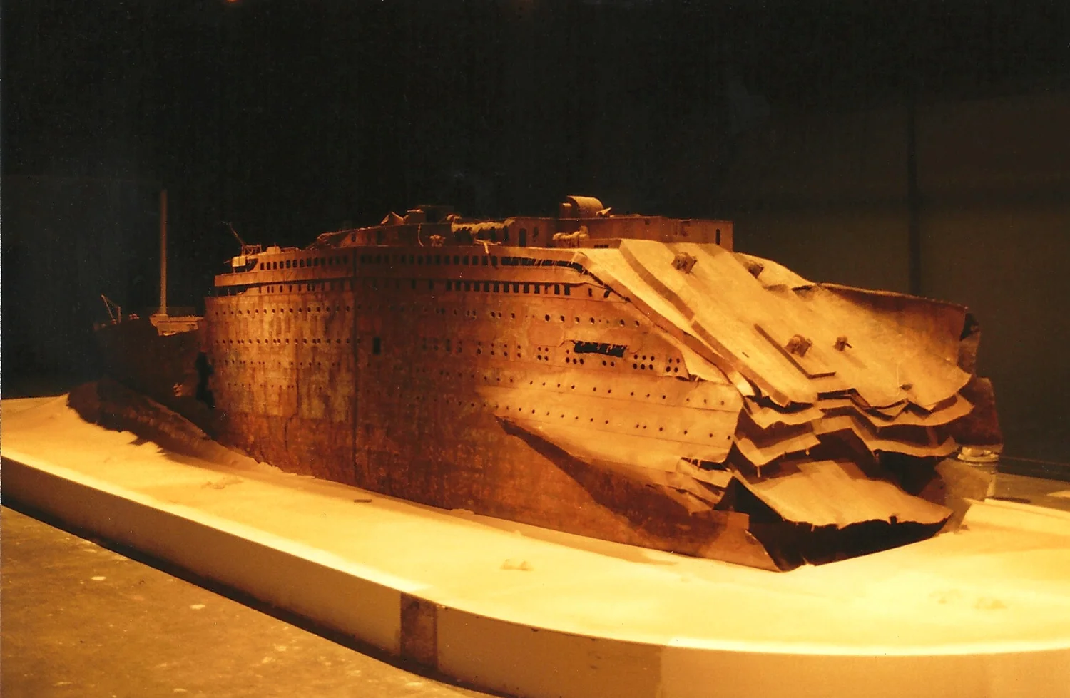 Titanic-back-web-.jpg
