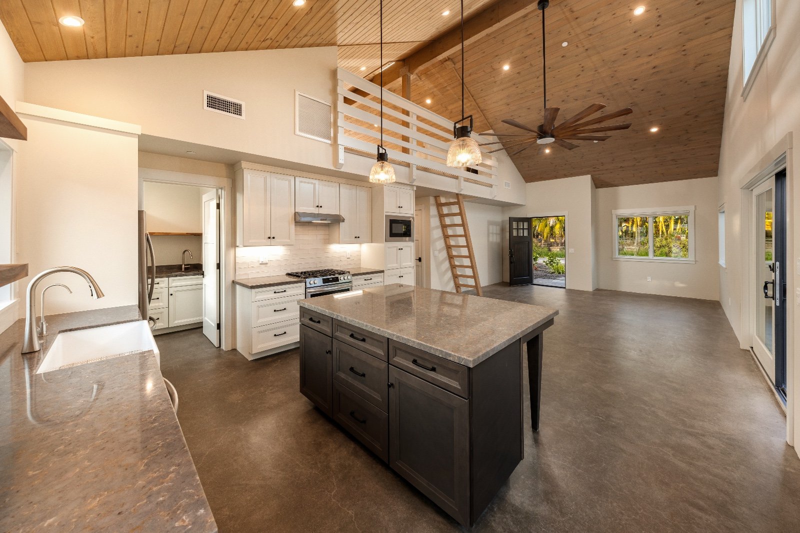 38a-1475_Anderson_Lane.jpg