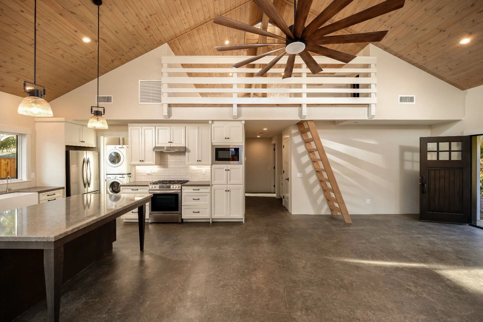 34a-1475_Anderson_Lane.jpg