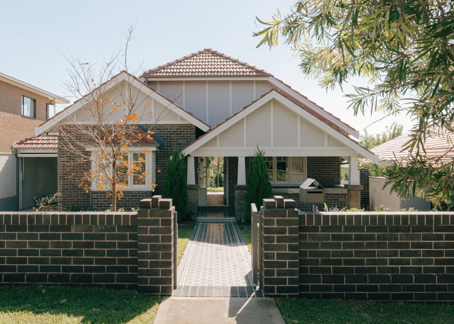 Restored Californian bungalow façade in Bronte by Nick Bell Architects