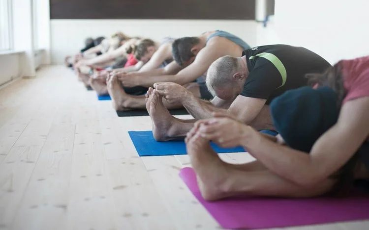 Myke yogagleder og Yinkraft med Ellen, May-Rita, og Pernille