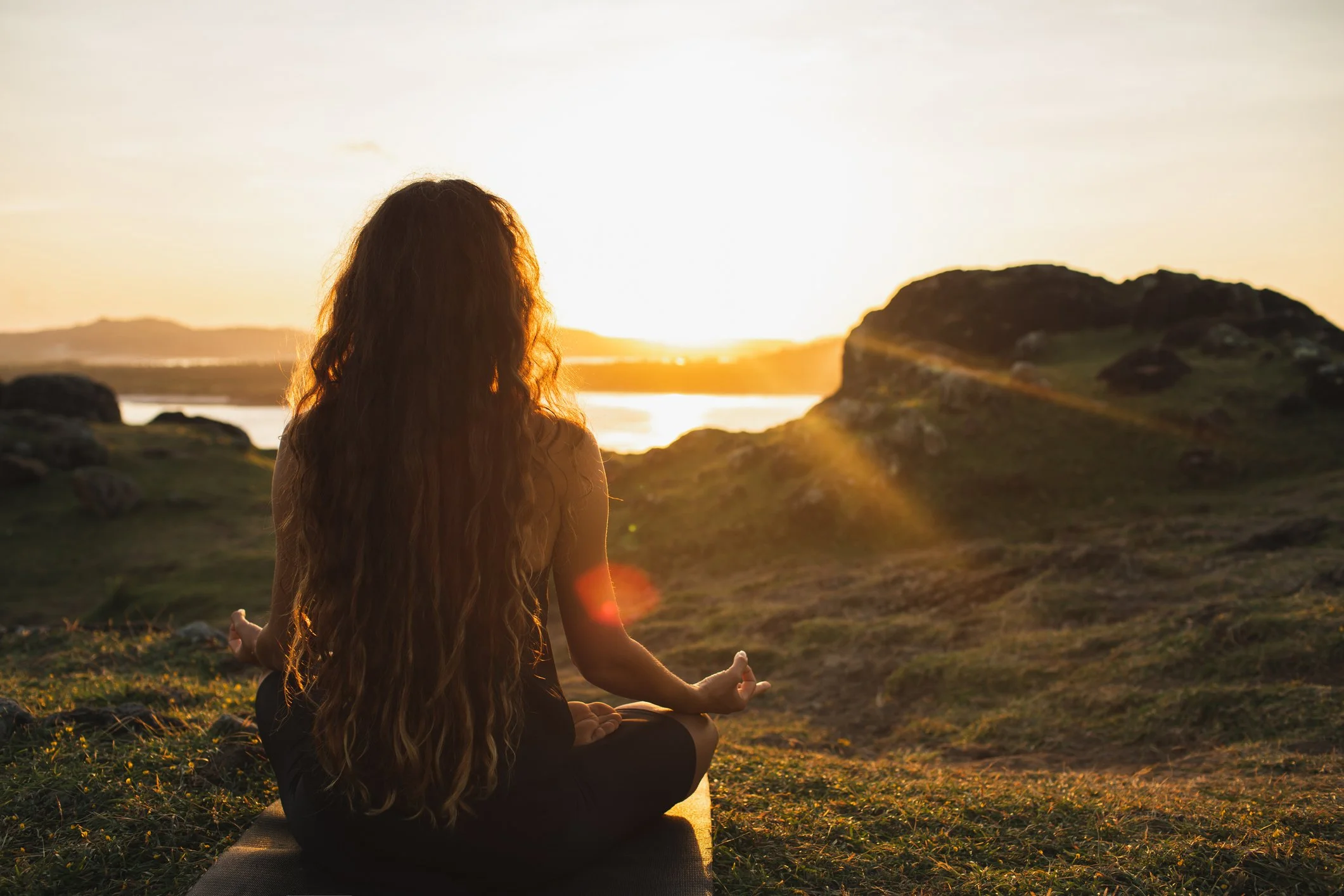 Stressmestring og self-compassion med fokus på behov og sunne grenser. Gjennom myk yoga, pust, lydbad, workshop &amp; verktøy til indre balanse