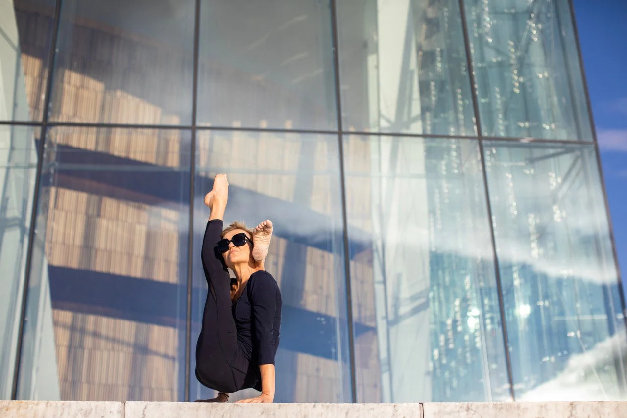  Ashtanga Yoga Practice with Ellen Johannesen 