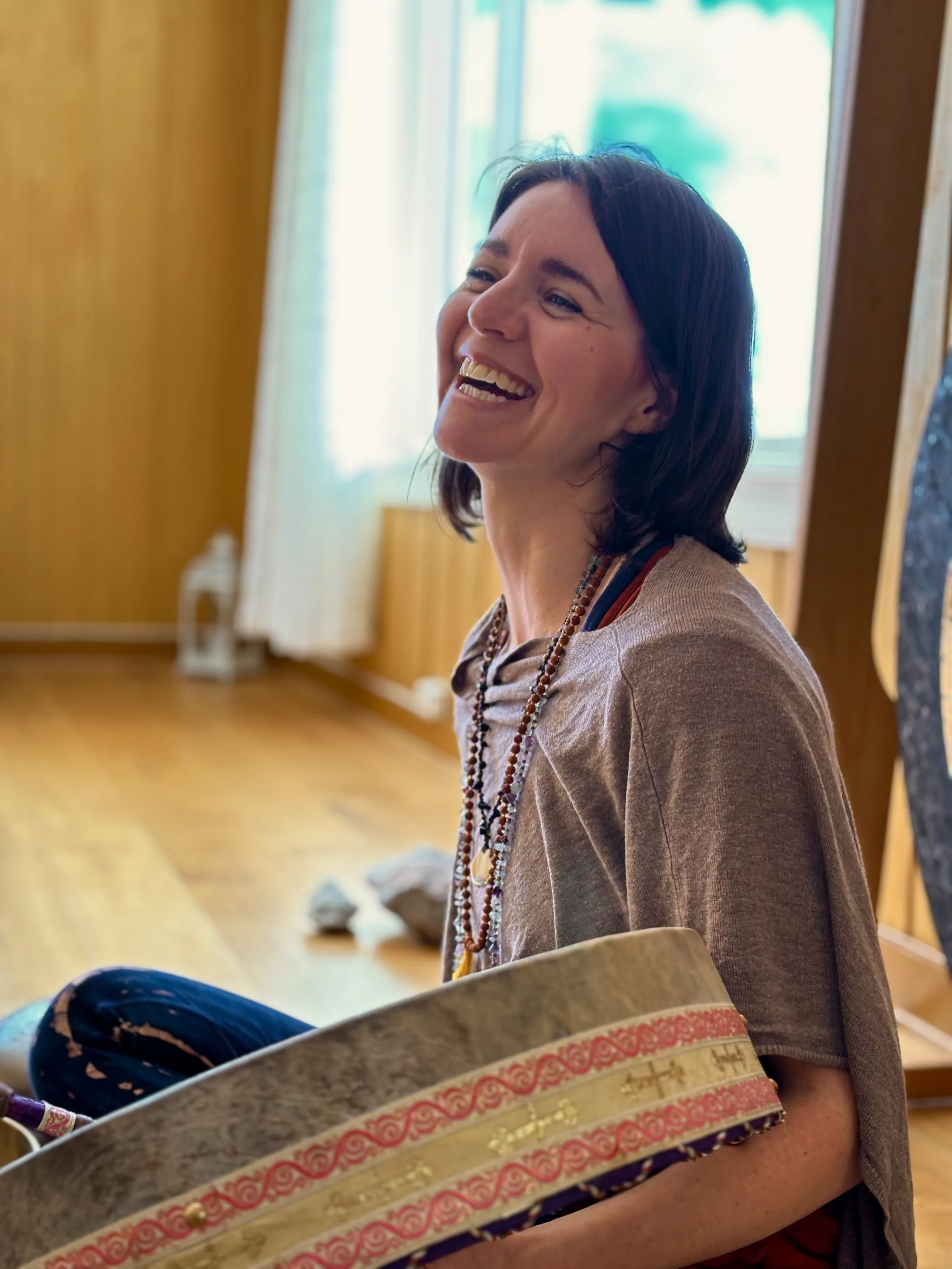 Dyp ro og nærvær med myk yoga, gongbad og pust