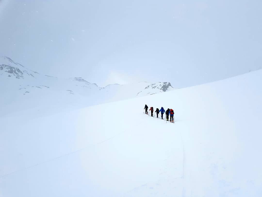 En uforglemmelig «girls only» ski- og yogahelg på Nøsen Yoga og Fjellhotell