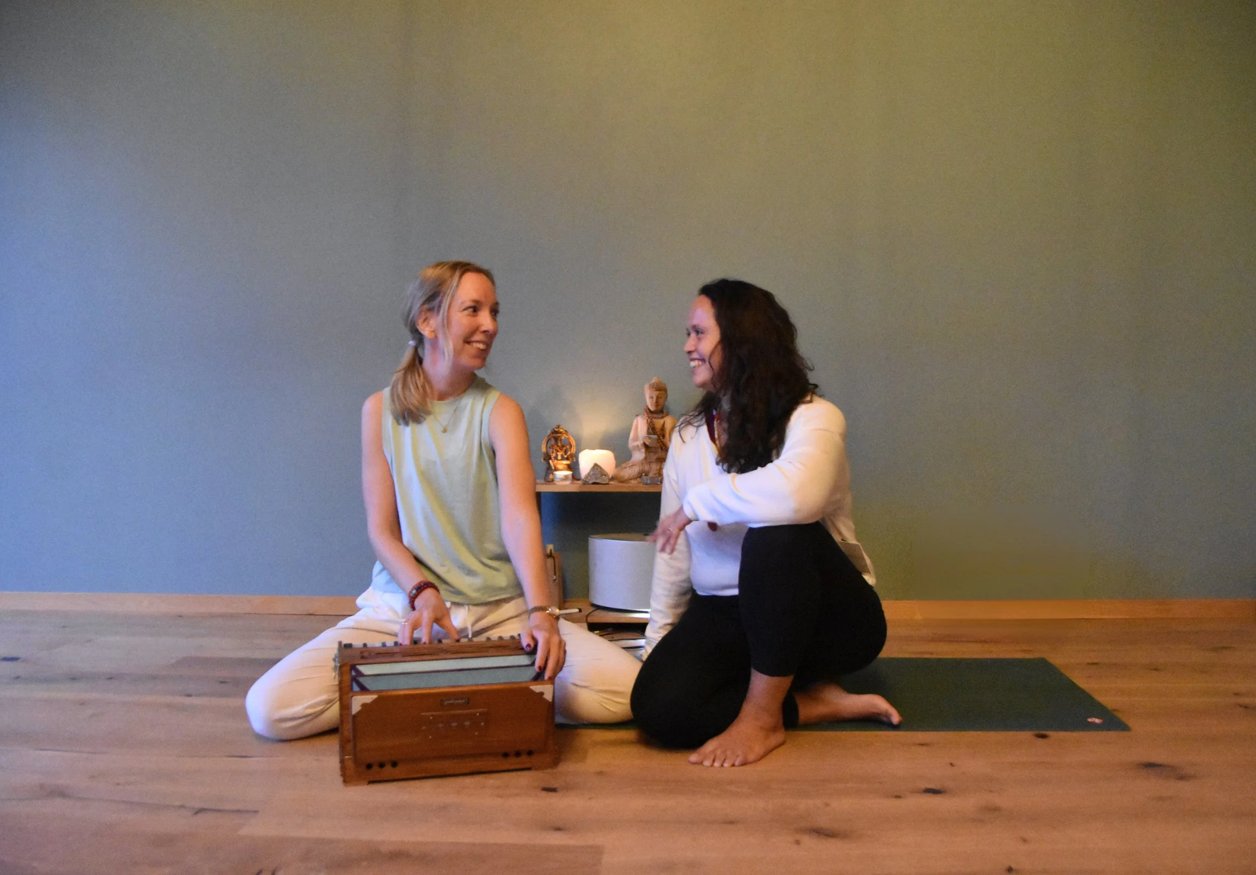 Vårvibrasjoner: Sanskrit, Mantra og Jivamukti Yoga