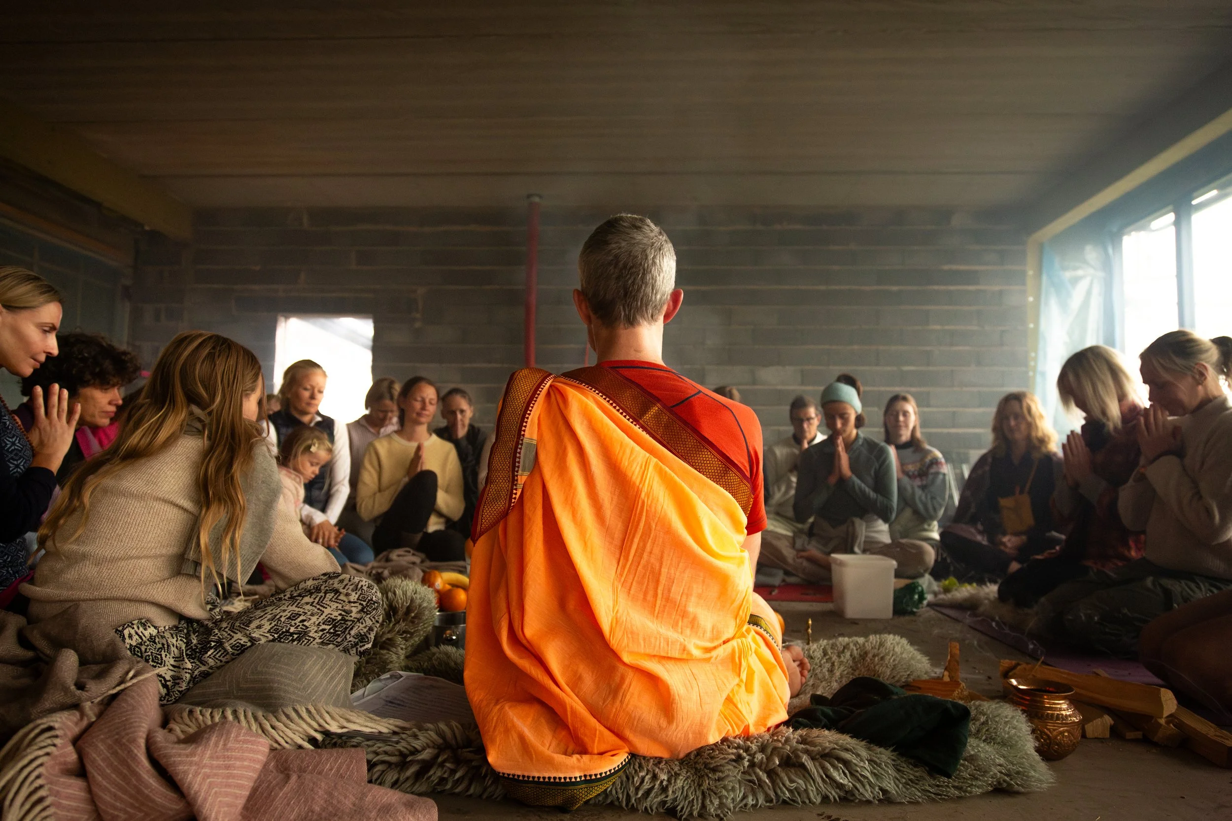 200 Timer - Lærerutdannelse i Yoga over et år 2026/27 med Alexander Medin 