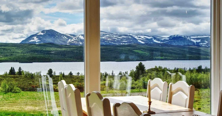 Nøsen+dining+room+2+copy+low+3.webp