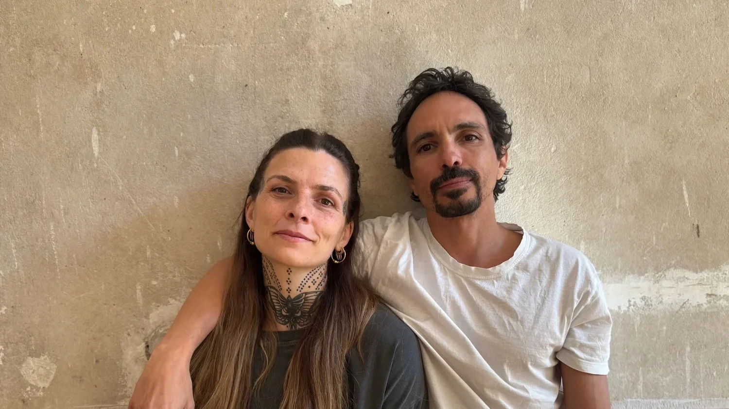 Āsana and Introspection - with Jules Febre &amp; Martyna Febre