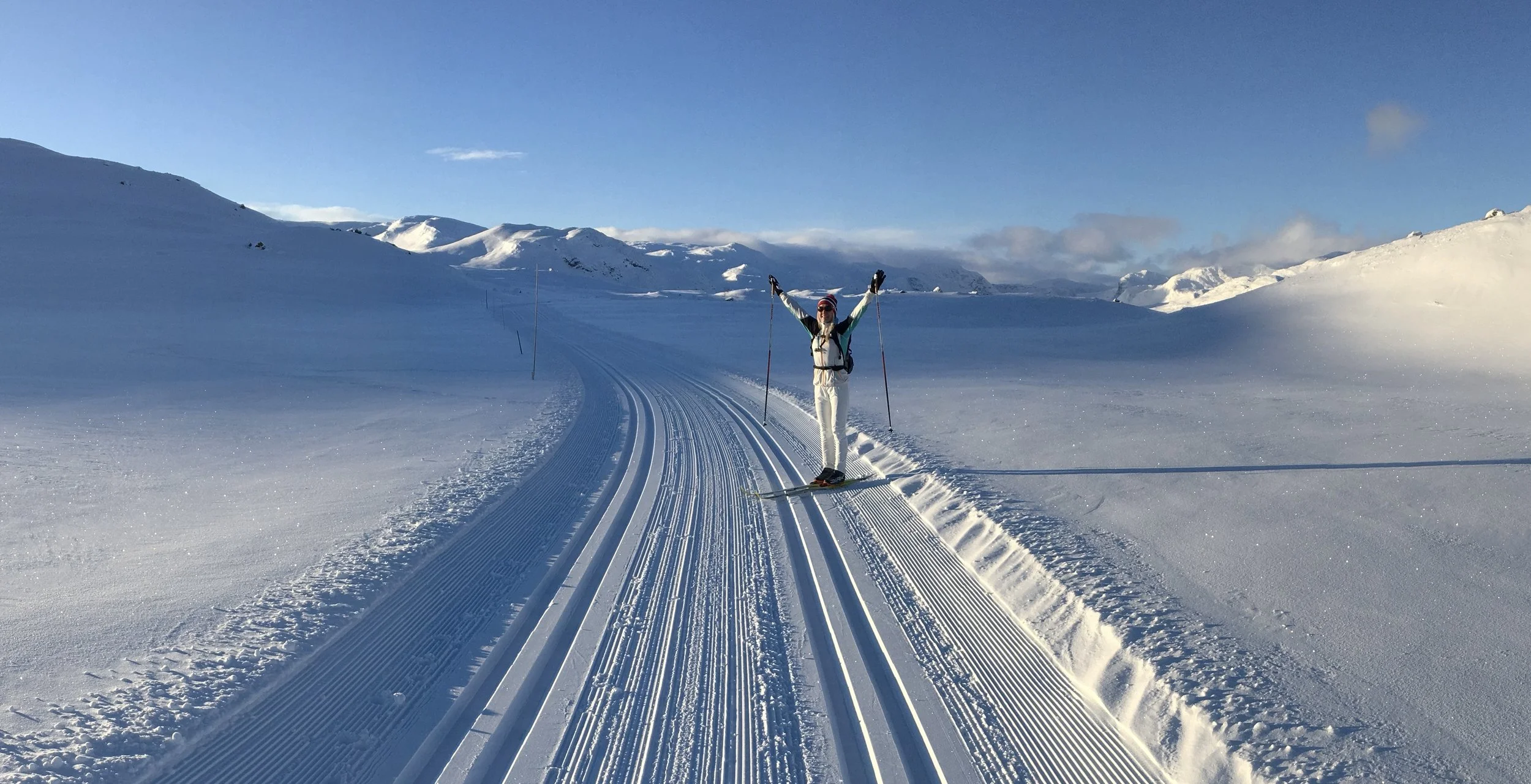 CROSS-COUNTRY SKIING AND YOGA – ski technique lessons combined with deep breathing and yoga 