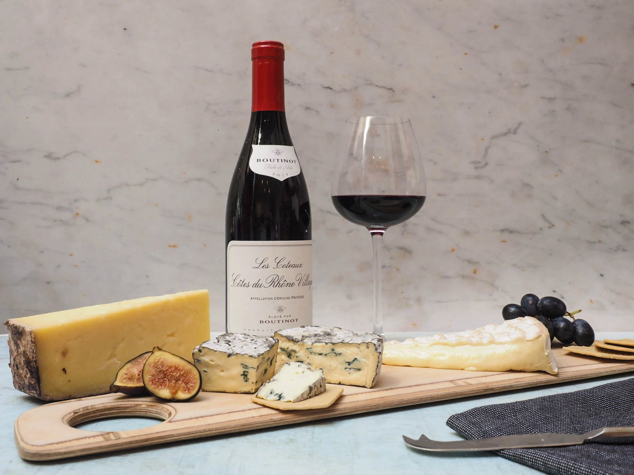 Medium basket with wine, side view.jpg