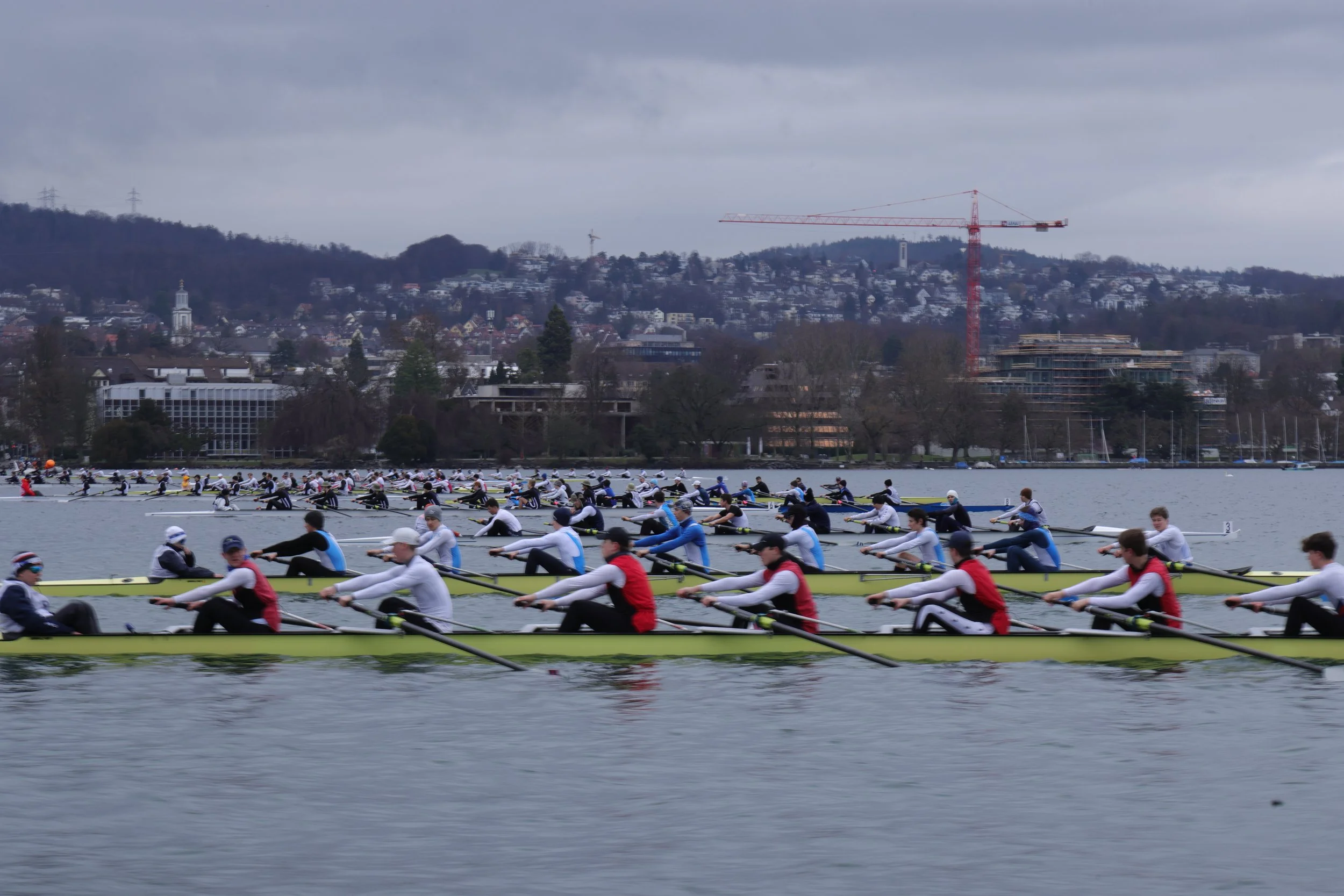 Garstige Bedingungen an der Thalwiler Achter-Regatta 