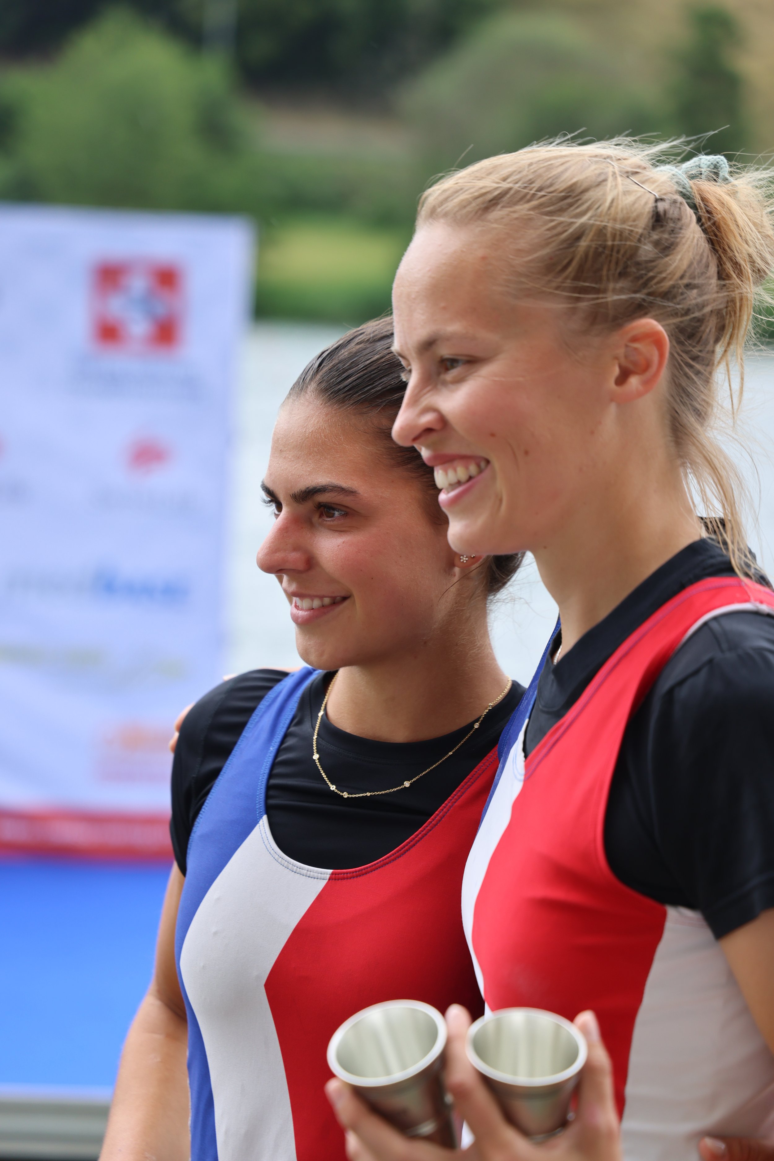 Gianna Schwyzer und Cara Pakszies wurden 2023 dreifache Schweizermeisterinnen.JPG